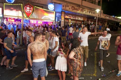 British Tourists To Be Banned From Drinking On The Streets Of Magaluf