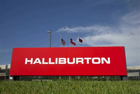 baker hughes  halliburton hint  thousands  job cuts  oil price slump reduces drilling