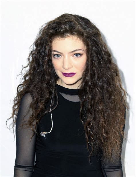 lorde opens up to rookie magazine about meeting david bowie rolling stone