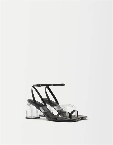 bershka sandalen damen sandalen mit kombiniertem absatz aus vinyl und methacrylat schwarz