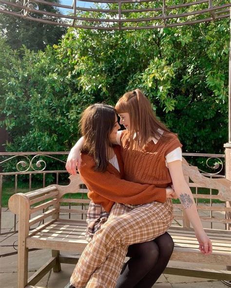 cute lesbian couples lesbian love want a girlfriend poses references