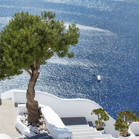 katikies kirini suites spa santorini  michelin guide hotel