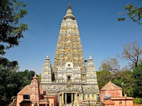 mahabodhi temple complex  bodh gaya india
