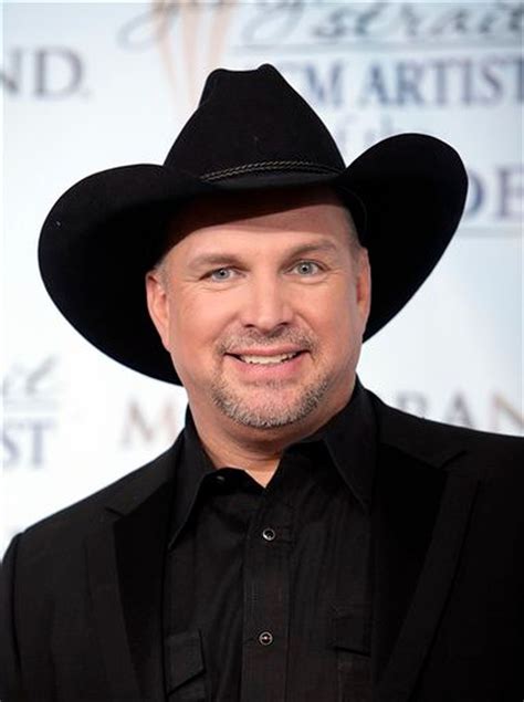 Garth Brooks Says He S Coming Out Of Retirement