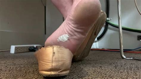 candid mature rough soles at the library porn 25 xhamster de