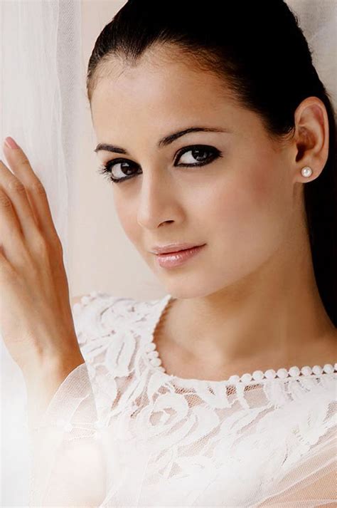 Movie Hub Diya Mirza Hot Photos