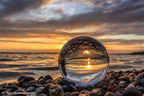 fotografie glazen bol google zoeken beach pinterest crystal ball reflection  photography