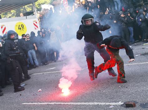anti capitalists clash with police at g20 welcome to hell