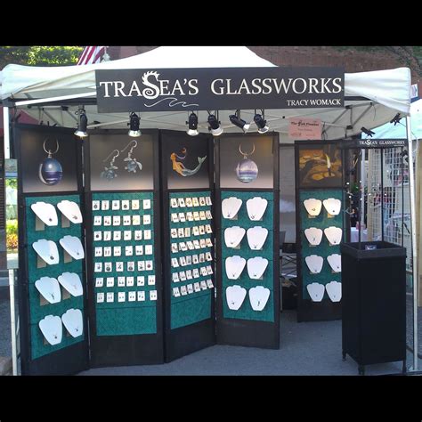 tracy womack art show jewelry booth photo httpwwwsanibelartfaircomartiststracy womack