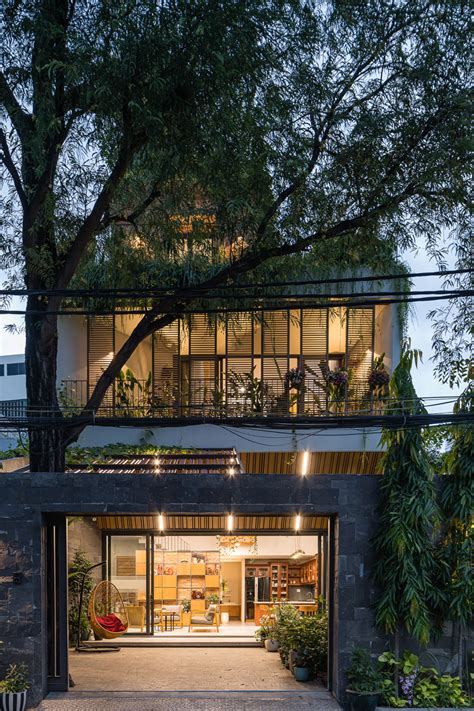 mda architecture tops house in vietnam with lush roof park