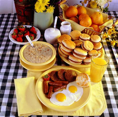 authentic country breakfast starts  country breakfast food