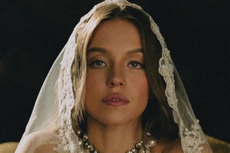Sydney Sweeney Goes Viral Showing Off Perfect Boobs In White Ruffle