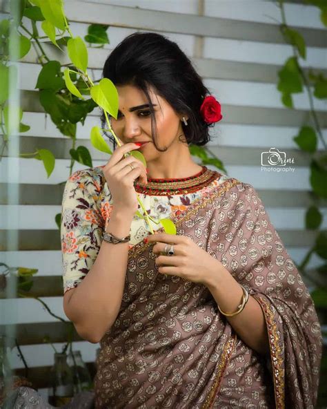 Telugu Actress Varsha Latest Saree Photoshoot Stills