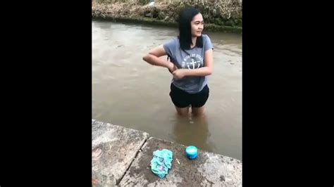 wow hot girl take off underwear while bathing in the river youtube
