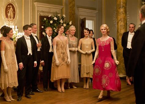 lady rose  pink costume downton abbey tenues retro