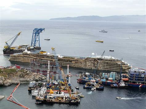 years  finish dealing   wrecked costa concordia business insider