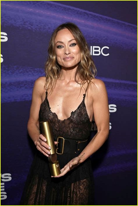olivia wilde jokes about her see through dress at pcas 2022 photo