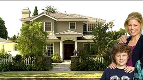 phil dunphy house layout claire  phil  house  modern family iamnotastalker