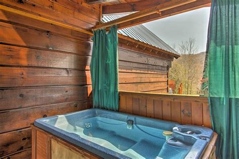 Updated 2021 ‘two Hearts’ Gatlinburg Cabin W Hot Tub Amenities