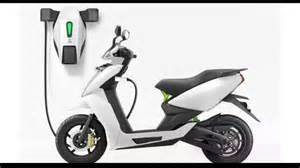 bajaj   electric scooters costing rs   india disruption  electric mobility