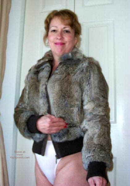 Luscious In Fur Coat March 2004 Voyeur Web