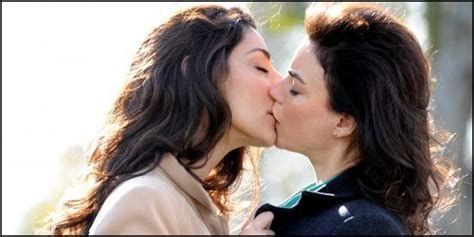 Lesbian Kiss Breaks Record For Film Lesbians Kissing