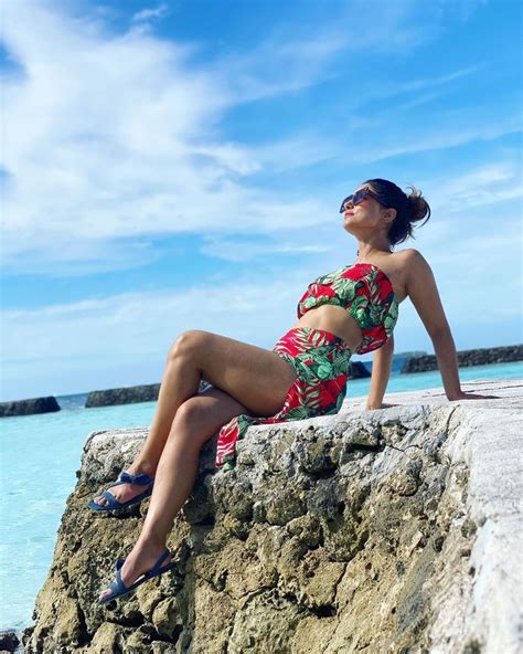 Hina Khan Sets Our Hearts Racing With Hot Floral Breezy Bikinis