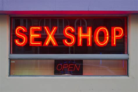 façade de sex shop façade de sex shop rue de la république