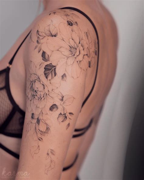 Karolina Szymańska On Instagram “freehand 🌸🌸🌸…” Back Tattoo Women