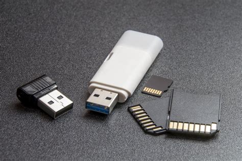 flash memory  advantages  disadvantages  computing