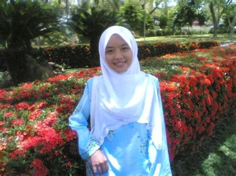 malaysian college girl asmah muff flashing self photos leaked