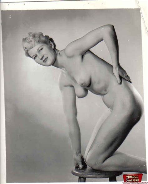 80s porn pretty pin up girls posing naked in fourties