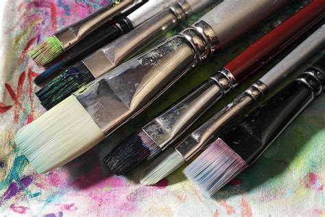 clean oil based paint brushes
