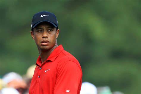 tiger woods battle rages  golfers personal turmoil   win bleacher report