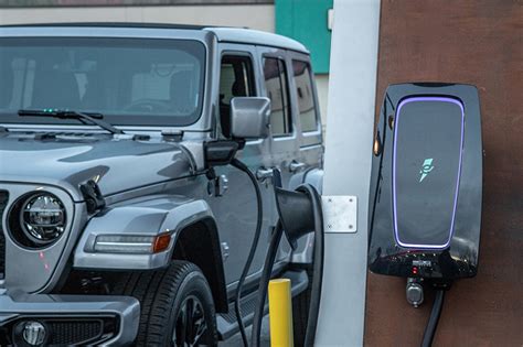 jeep announces ev charging network initiative   road trailheads