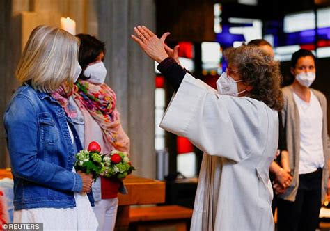 german churches defy the pope and offer blessings to gay