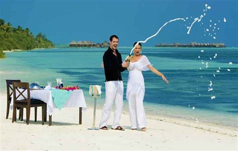 romantic     maldives maldives honeymoon packages  couple