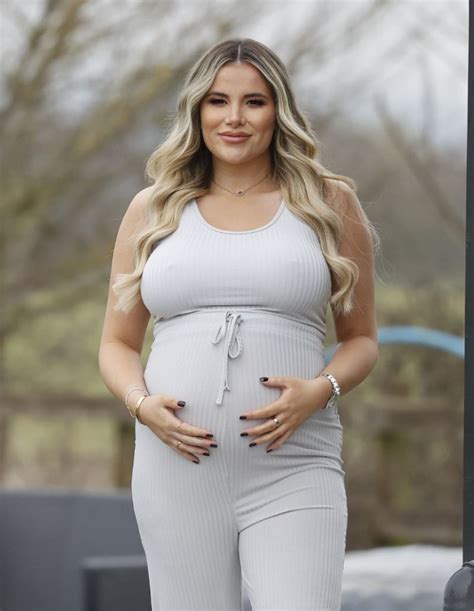 Pregnant Georgia Kousoulou At A Photoshoot In Essex Countryside 03 09