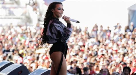 Tinashe Brings Some Company To Iheartradio Music Festival Daytime