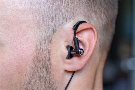 earbuds   reviews  wirecutter