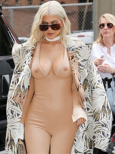 kylie jenner shows her tits in nyc on 9 11