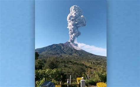 mengenal erupsi freatik gunung merapi