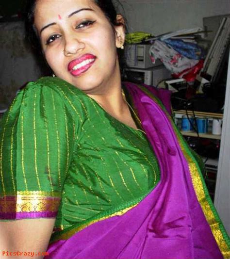 Sexy Indian Bhabi Removing Saree Images Hd Collection