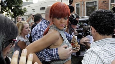 tosh story rihanna s bodyguard gives us the true meaning of walking abreast