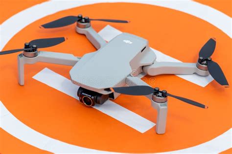 dji mavic mini  drone  orange landing mat pad editorial photography image  nature