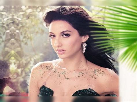 Nora Fatehi Posts Selfie With The Entire Team Of Jhalak Dikhhla Jaa 9