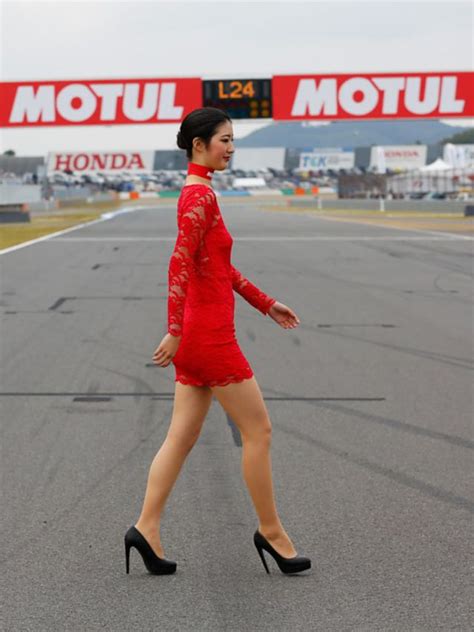 Umbrella Girls Sirkuit Motegi Jepang Paddock Girls