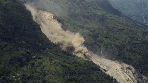 Nepal Landslide Kills 14 10 Missing As Rescue Workers Comb Wreckage