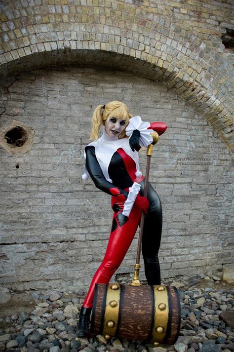 Harley Quinn’s Hammer By Shadowstone Photography [2 Pics
