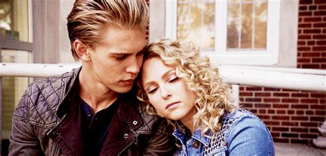 carrie bradshaw sebastian kydd find and share on giphy